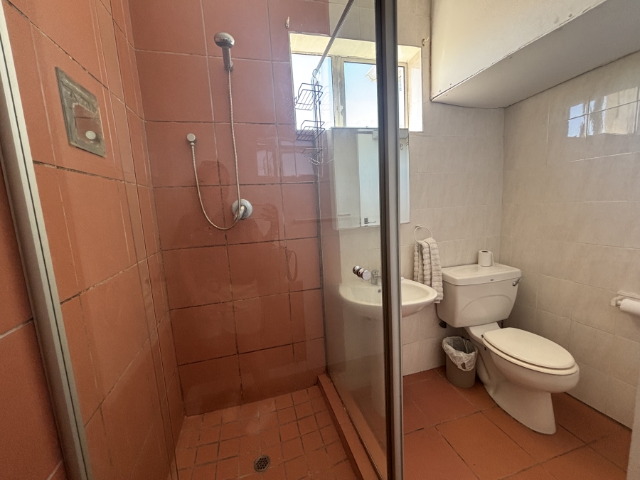 1 Bedroom Property for Sale in Summerstrand Eastern Cape